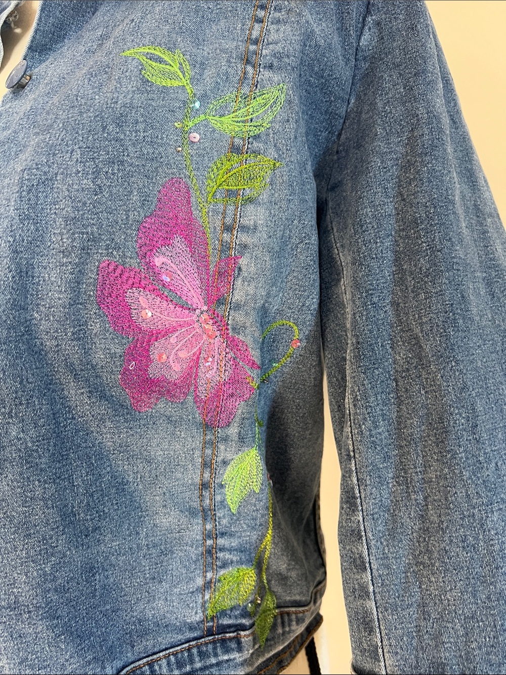 Y2K Bohemian Vintage Embroidered Blue Denim Jacket with Floral Accents - Picture 5 of 8